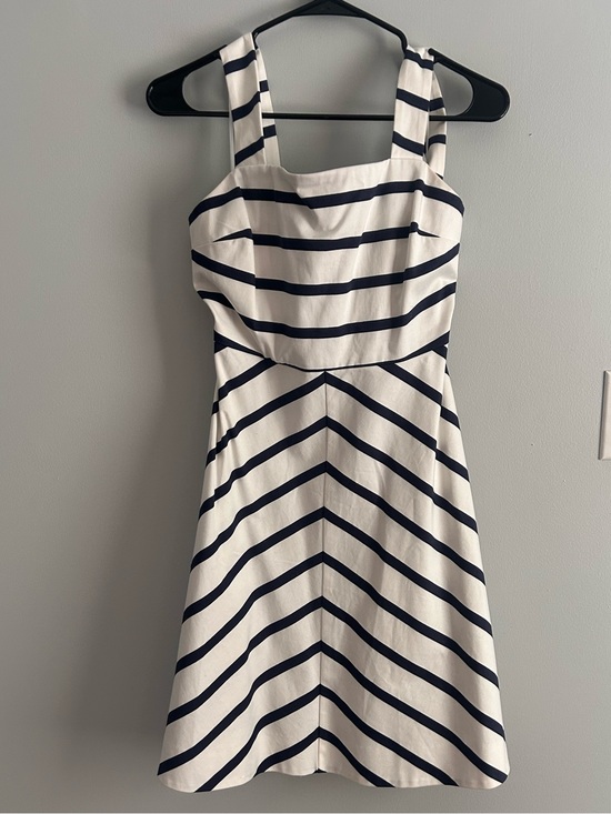 Draper James Dresses & Skirts - Draper James Navy Stripe Fit & Flare Dress Size 4 Classic Preppy
